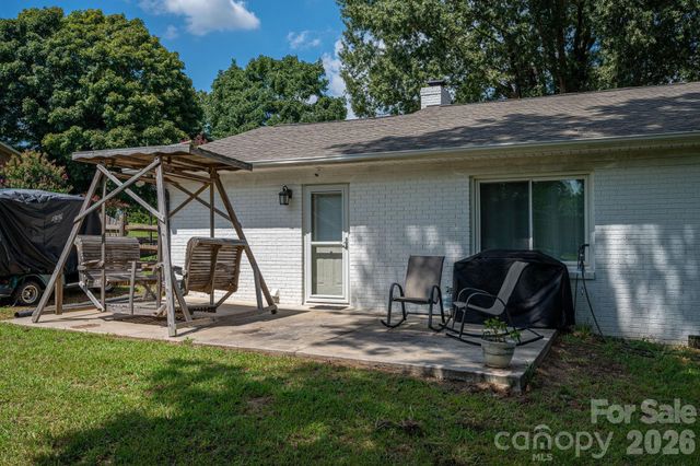 1718 Woolie Road, Lincolnton, NC 28092