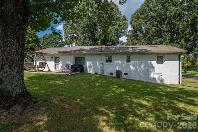 1718 Woolie Road, Lincolnton, NC 28092