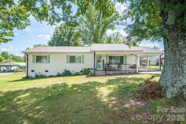 1718 Woolie Road, Lincolnton, NC 28092
