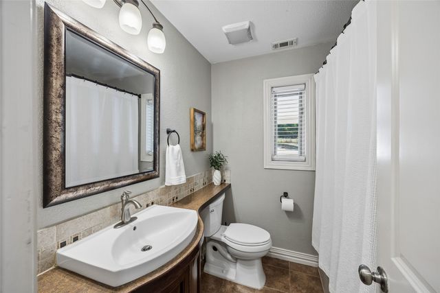 331 S Larkin Road, Sunnyvale, TX 75182
