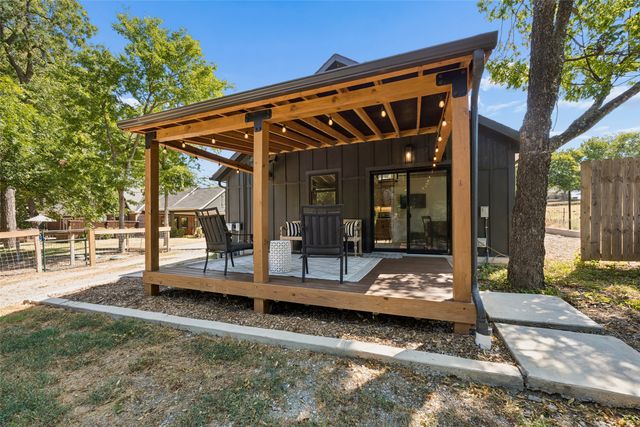 331 S Larkin Road, Sunnyvale, TX 75182