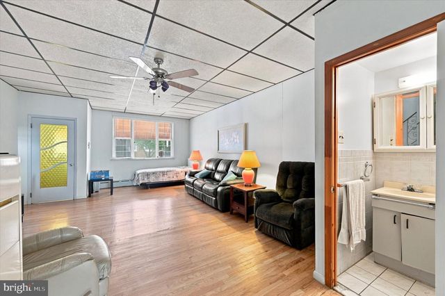 832 TASKER ST, Philadelphia, PA 19148