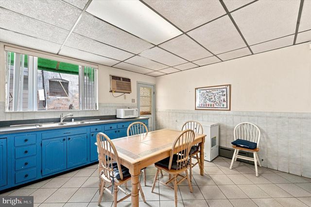 832 TASKER ST, Philadelphia, PA 19148