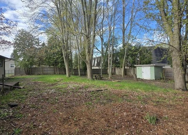 130 W Harcourt Drive, Saginaw, MI 48609