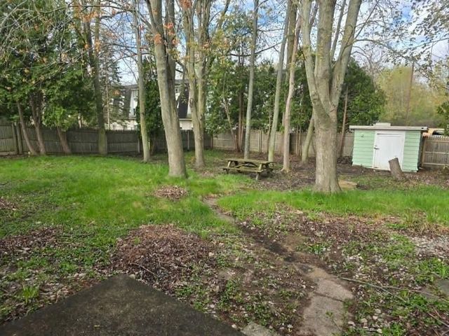 130 W Harcourt Drive, Saginaw, MI 48609