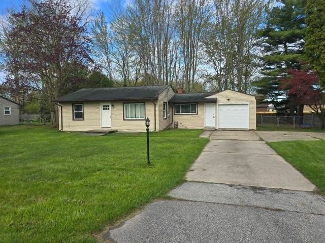 130 W Harcourt Drive, Saginaw, MI 48609