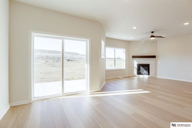 15955 Kempten Creek Drive, Bennington, NE 68007