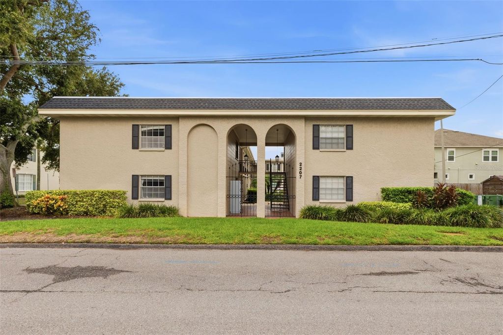 Image 2 of property listing at 2207 S CAROLINA AVENUE 9, Tampa, FL 33629