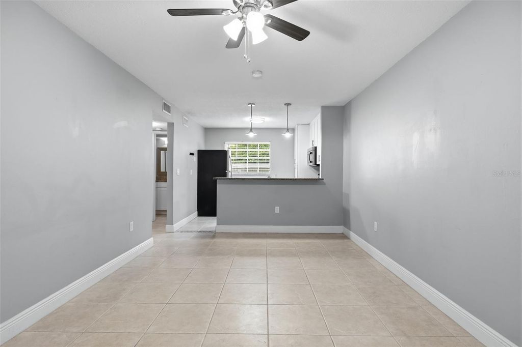 Image 6 of property listing at 2207 S CAROLINA AVENUE 9, Tampa, FL 33629