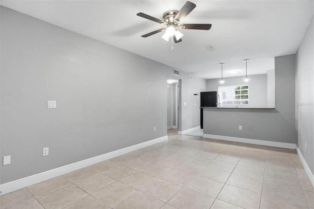 Image 7 of property listing at 2207 S CAROLINA AVENUE 9, Tampa, FL 33629