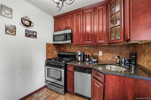 71-37 70 Street A, Glendale, NY 11385