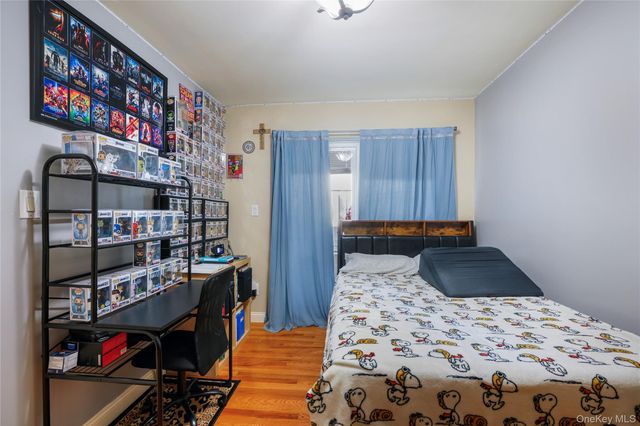 71-37 70 Street A, Glendale, NY 11385