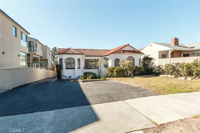 2230 Montrose Avenue A, Montrose, CA 91020