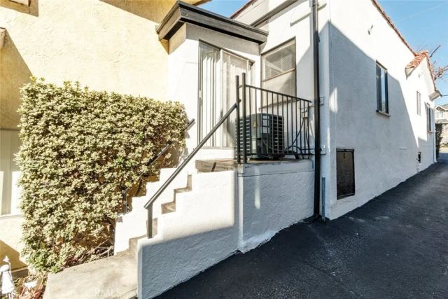 2230 Montrose Avenue A, Montrose, CA 91020