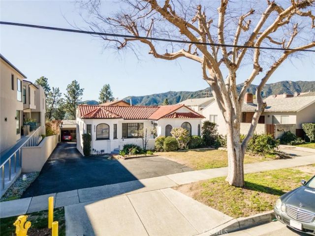 2230 Montrose Avenue A, Montrose, CA 91020