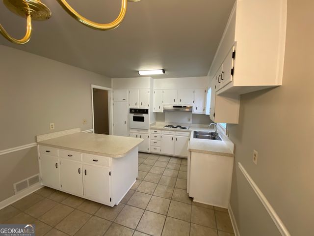 6092 Prestige Valley Road, Morrow, GA 30260