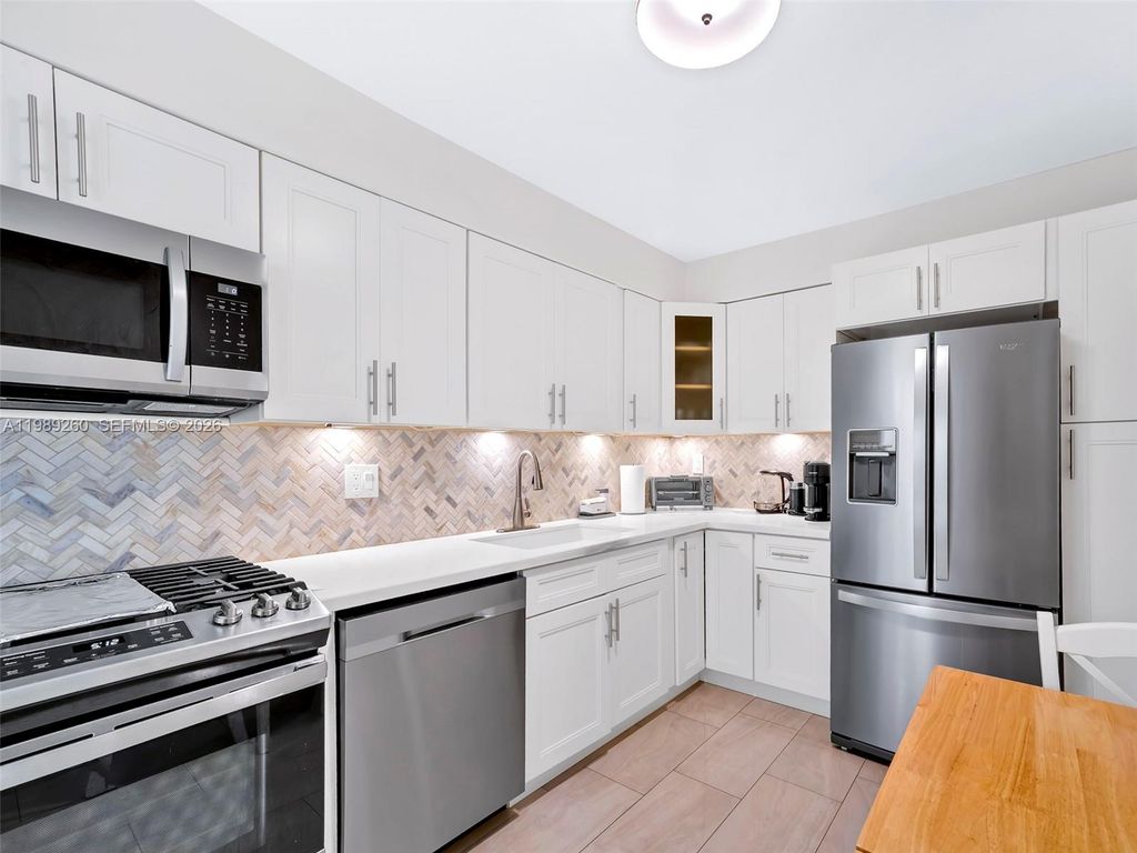 3140 S Ocean Dr 612, Hallandale Beach, FL 33009