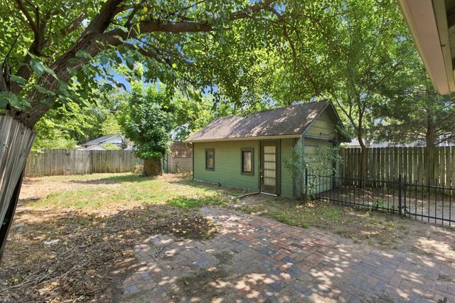 842 N Litchfield Ave, Wichita, KS 67203