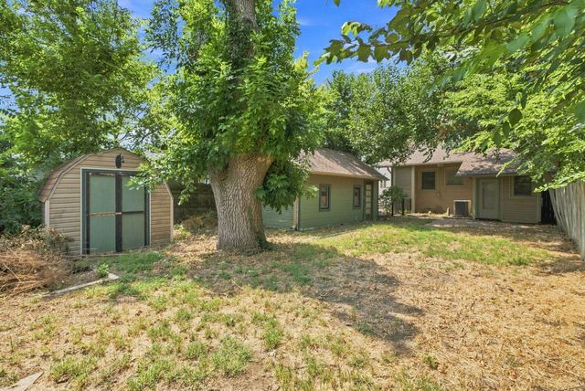 842 N Litchfield Ave, Wichita, KS 67203