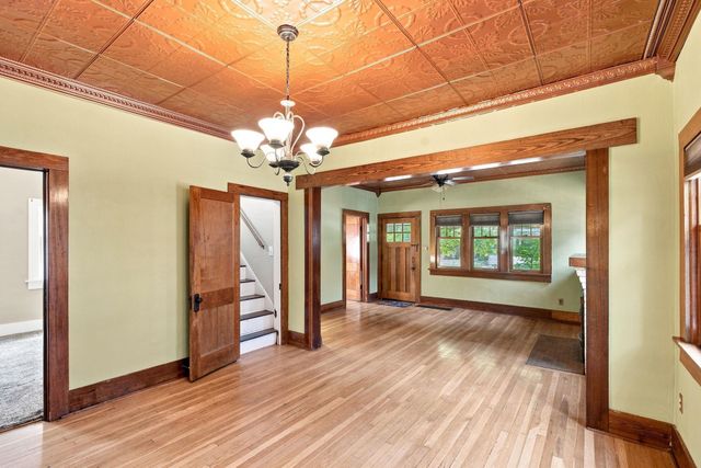 842 N Litchfield Ave, Wichita, KS 67203