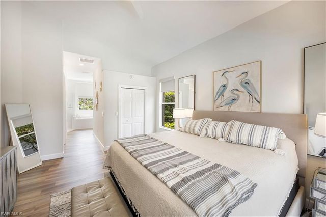 9049 Bronco CT, Naples, FL 34113