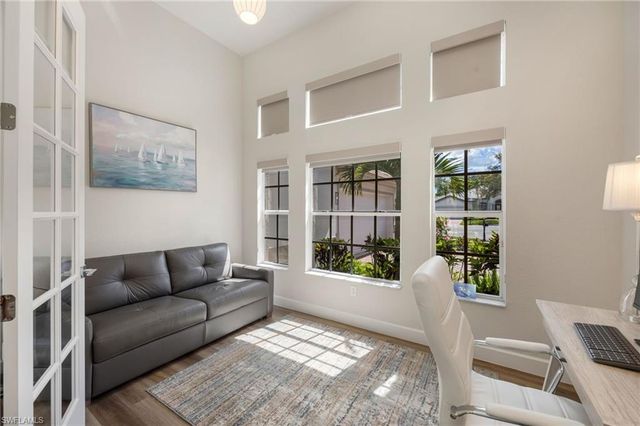 9049 Bronco CT, Naples, FL 34113