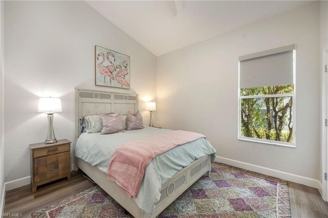 9049 Bronco CT, Naples, FL 34113