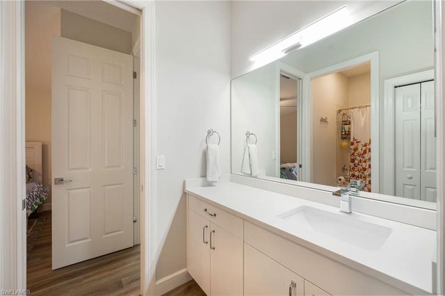 9049 Bronco CT, Naples, FL 34113