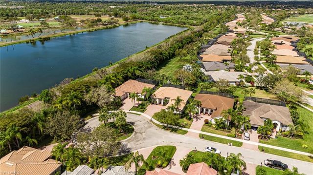 9049 Bronco CT, Naples, FL 34113
