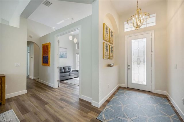 9049 Bronco CT, Naples, FL 34113