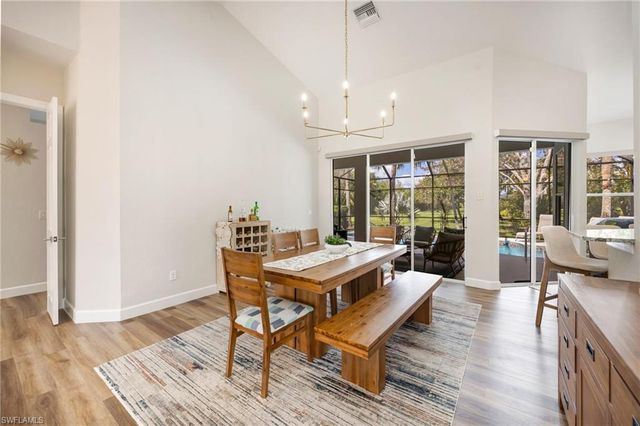 9049 Bronco CT, Naples, FL 34113