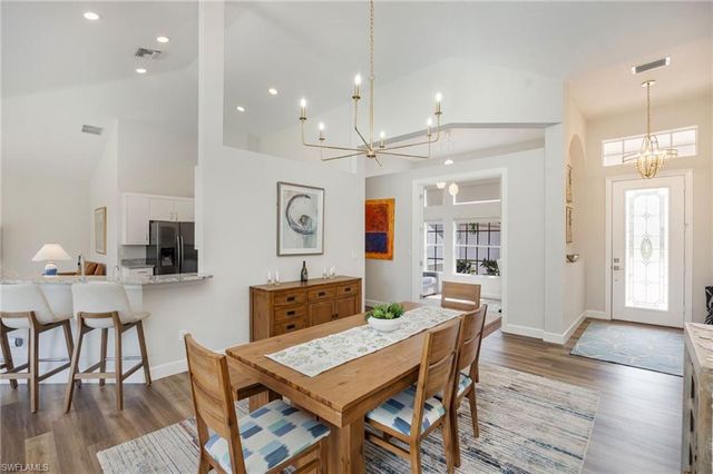 9049 Bronco CT, Naples, FL 34113