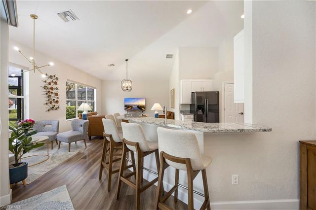 9049 Bronco CT, Naples, FL 34113