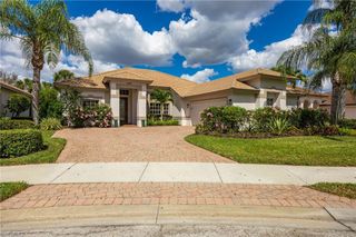 9049 Bronco CT, Naples, FL 34113