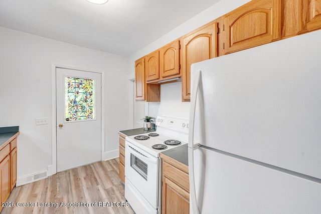 245 Elvin Court, Lansing, MI 48912