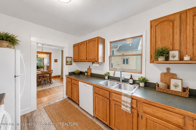 245 Elvin Court, Lansing, MI 48912