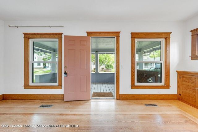 245 Elvin Court, Lansing, MI 48912