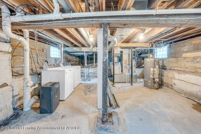 245 Elvin Court, Lansing, MI 48912