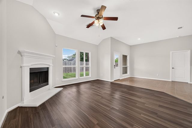519 Glenwood Ridge Drive, Spring, TX 77386