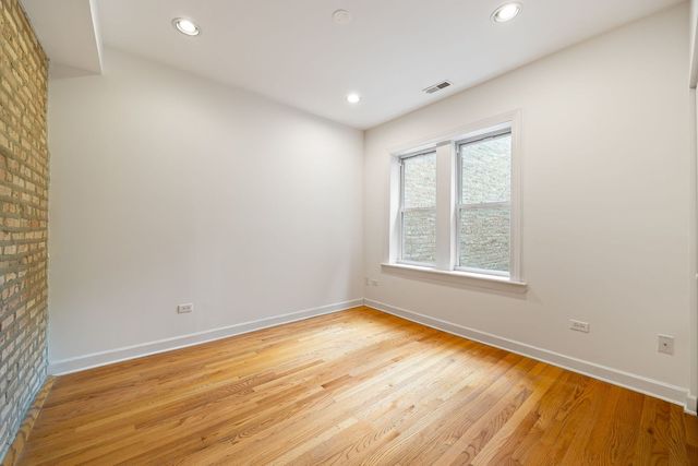 2533 W BERWYN Street 2, Chicago, IL 60625