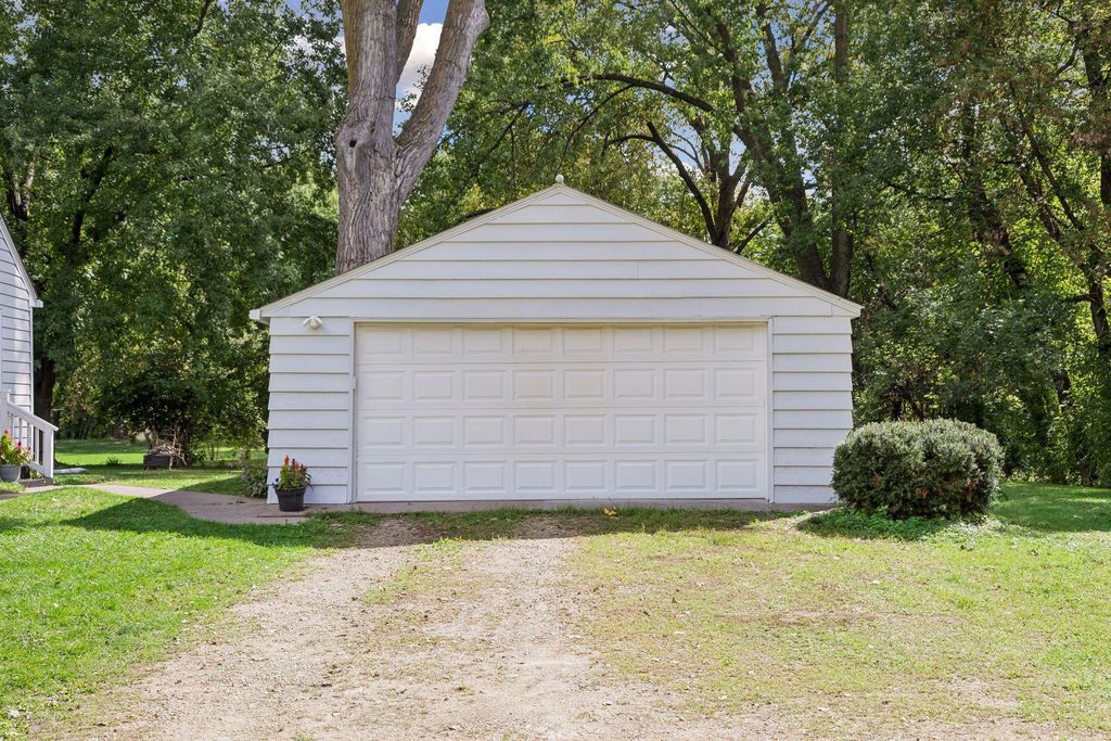 2922 Old Highway 8, Roseville, MN 55113 — photo 3