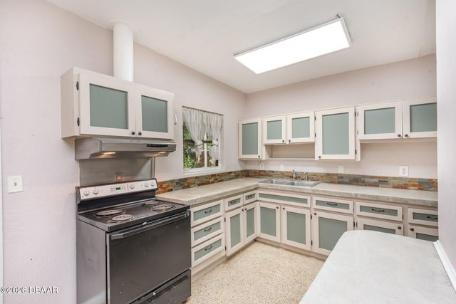 664 8th Street, Holly Hill, FL 32117