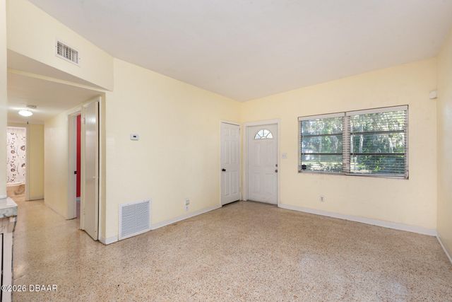 664 8th Street, Holly Hill, FL 32117
