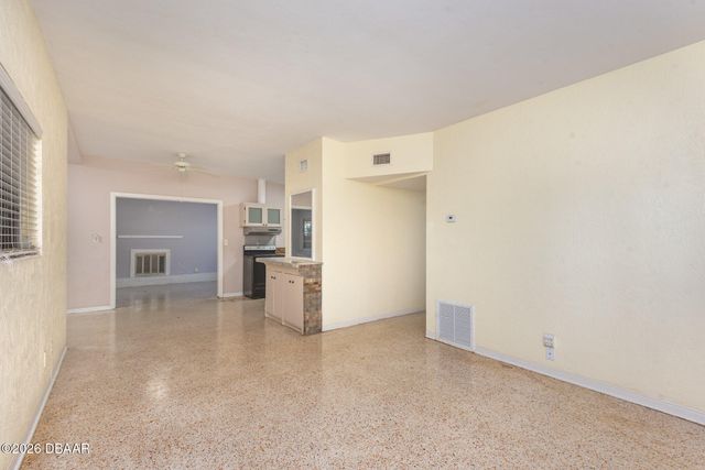 664 8th Street, Holly Hill, FL 32117
