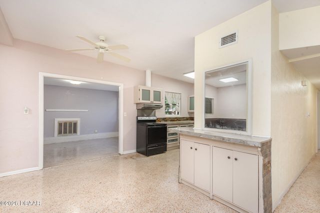 664 8th Street, Holly Hill, FL 32117