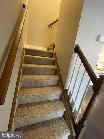 2102 E OAK RD #E2, Vineland, NJ 08361