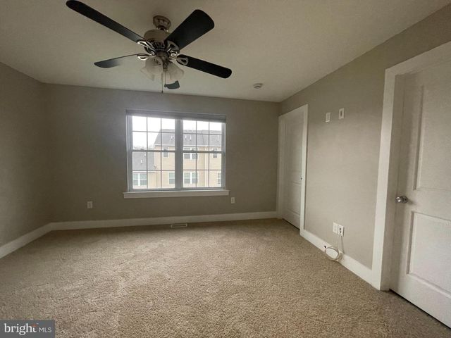 2102 E OAK RD #E2, Vineland, NJ 08361