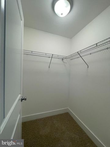 2102 E OAK RD #E2, Vineland, NJ 08361