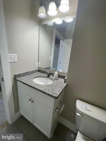 2102 E OAK RD #E2, Vineland, NJ 08361