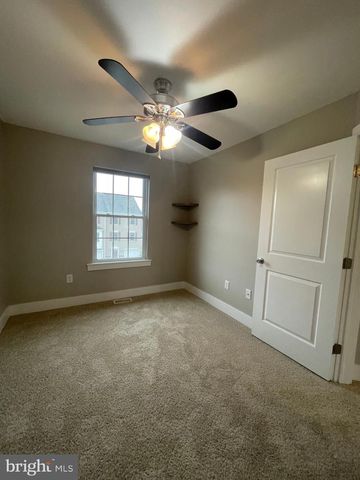 2102 E OAK RD #E2, Vineland, NJ 08361